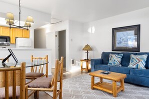 Smart TV, fireplace - Outpost: Pitchfork 2306 - Close to Snow King Mtn! (Jackson)