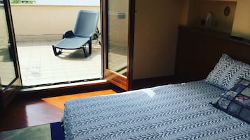 Double Room, Terrace | Free WiFi, bed sheets