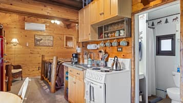 KylskÄp, mikrovÄgsugn, ugn och spishÀll