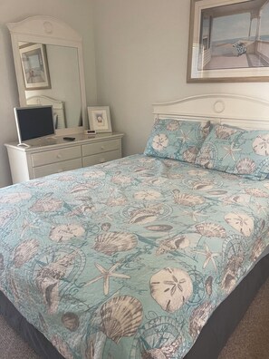 5 makuuhuonetta, silitysrauta/-lauta, vauvan matkasänky, Wi-Fi