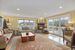 Smart TV, fireplace, offices - Tight Lines (Red Lodge)