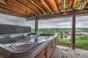 Tina de hidromasaje al aire libre