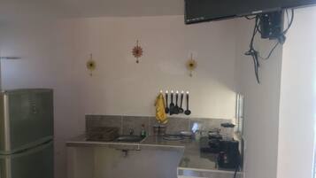 Appartement familial, Plusieurs lits, non-fumeur | Cuisine privée | Réfrigérateur grande capacité avec congélateur, four à micro-ondes