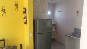 Appartement familial, Plusieurs lits, non-fumeur | Cuisine privée | Réfrigérateur grande capacité avec congélateur, four à micro-ondes