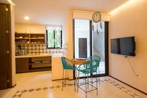 Condo | Living area | Flat-screen TV