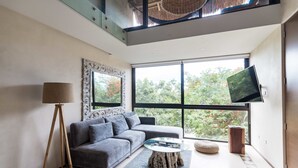 Condo, 2 quartos | Área de estar