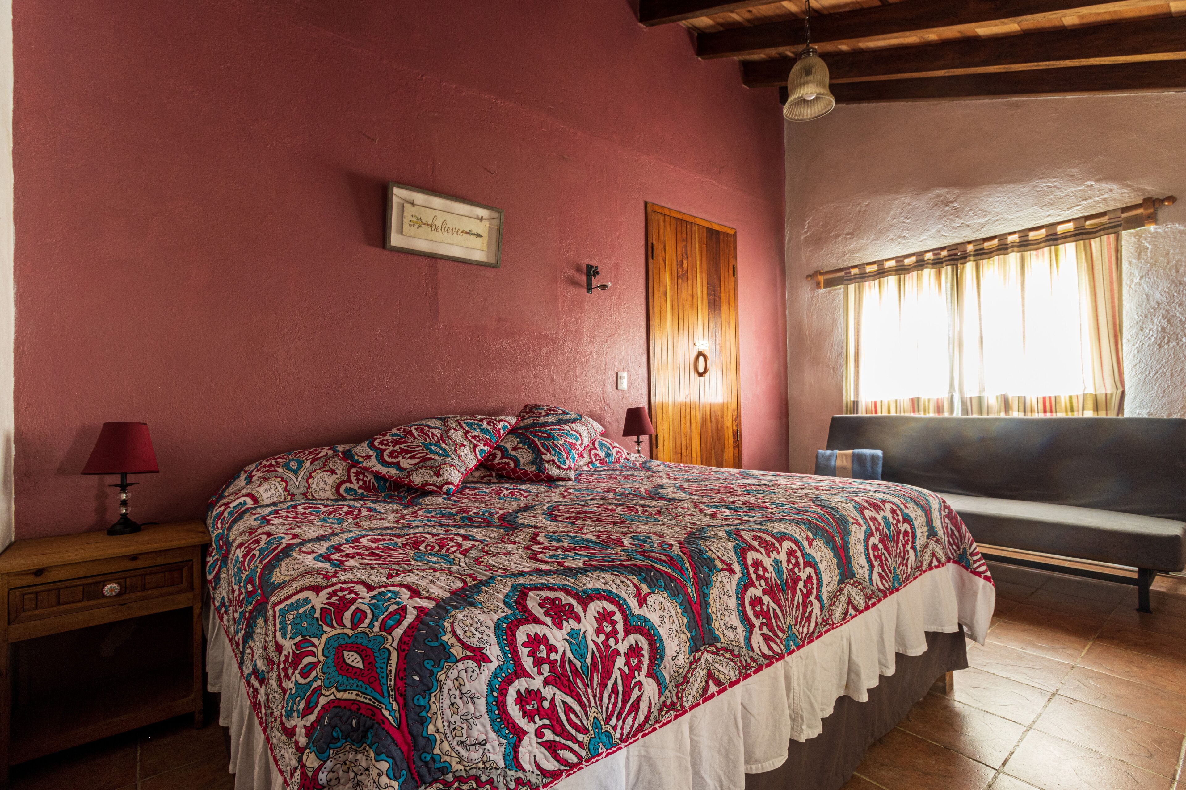 Habitación de diseñador, 1 cama King size, para no fumadores | Ropa de cama 