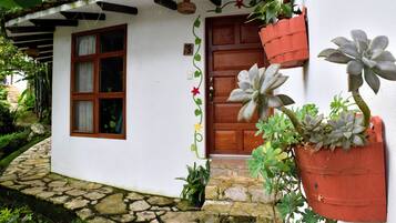 Habitación básica, 1 cama matrimonial, para no fumadores | Vista desde la habitación