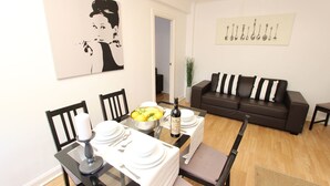 Unclassified image, 5 of 52, button - Metro Apartments (London)
