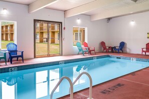 Indoor pool - Pocono Inn & Banquet - Stroudsburg (Delaware Water Gap)