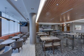 Buffet déjeuner gratuit tous les jours
