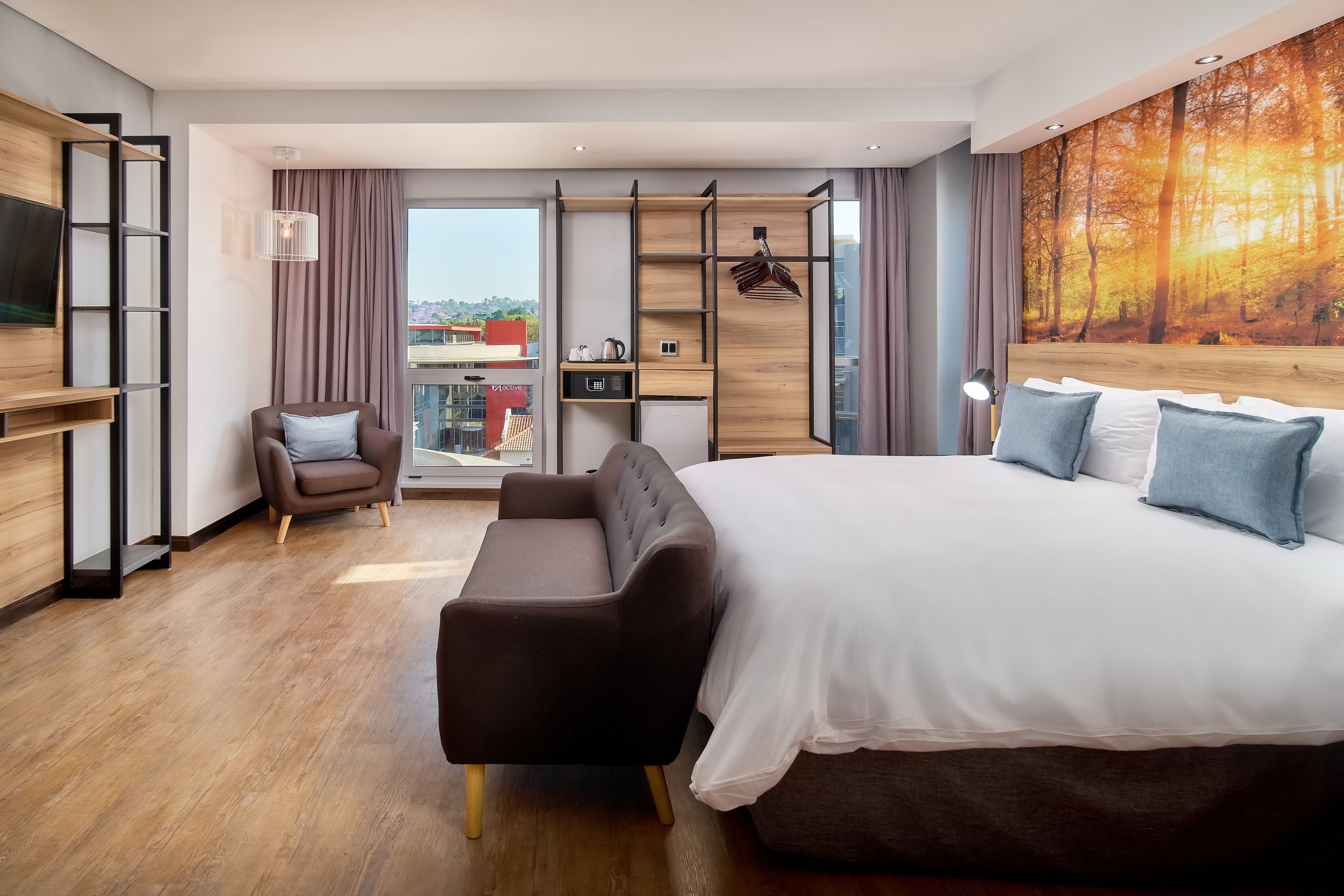 1 bedroom, premium bedding, in-room safe, desk