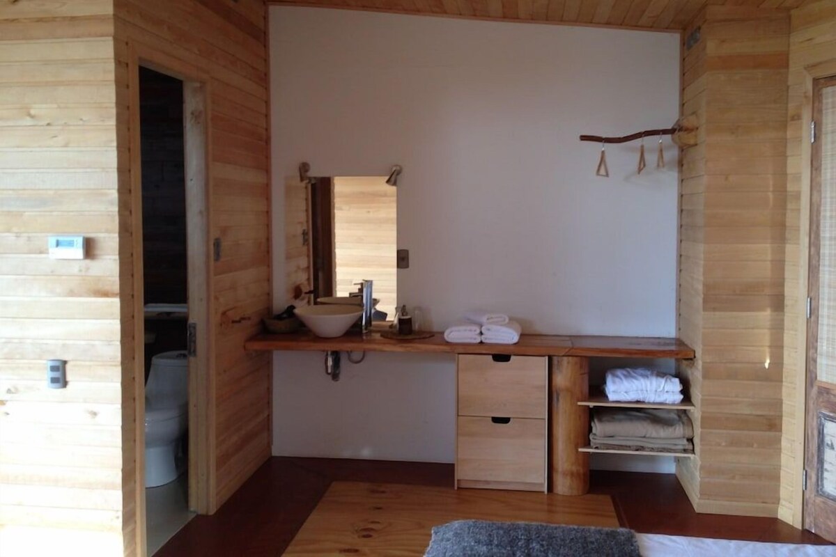 Bathroom | Shower, rainfall showerhead, free toiletries, hair dryer