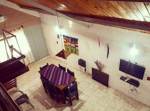 Cabaña familiar, 2 habitaciones, baño privado | Caja fuerte, decoración individual, mobiliario individual y wifi gratis