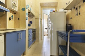 Apartment, 2 Schlafzimmer, Balkon | Eigene Küche | Großer Kühlschrank, Mikrowelle, Ofen, Herdplatte