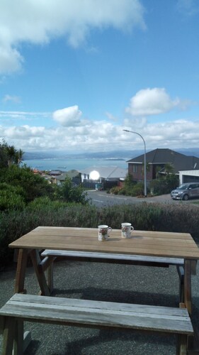 Cosy Self-contained Studio with Panoramic Views