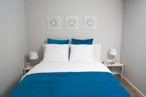 2 chambres, fer et planche à repasser, Wi-Fi gratuit, draps fournis