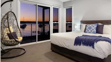 4 Schlafzimmer, Schreibtisch, Bügeleisen/Bügelbrett, Reisekinderbett