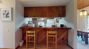 Interior - Snowcreek Resort Vacation Rentals 408 Snowcreek Road (Mammoth Lakes)