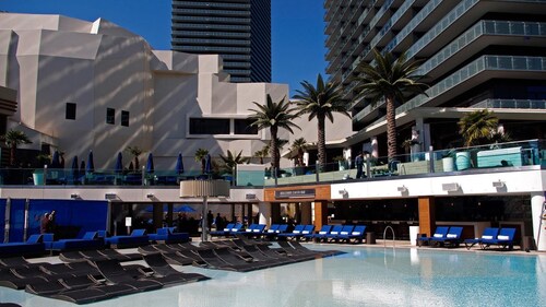 1BED 1BATH - SUPERB LOCATION - NEXT TO COSMO & BELLAGIO