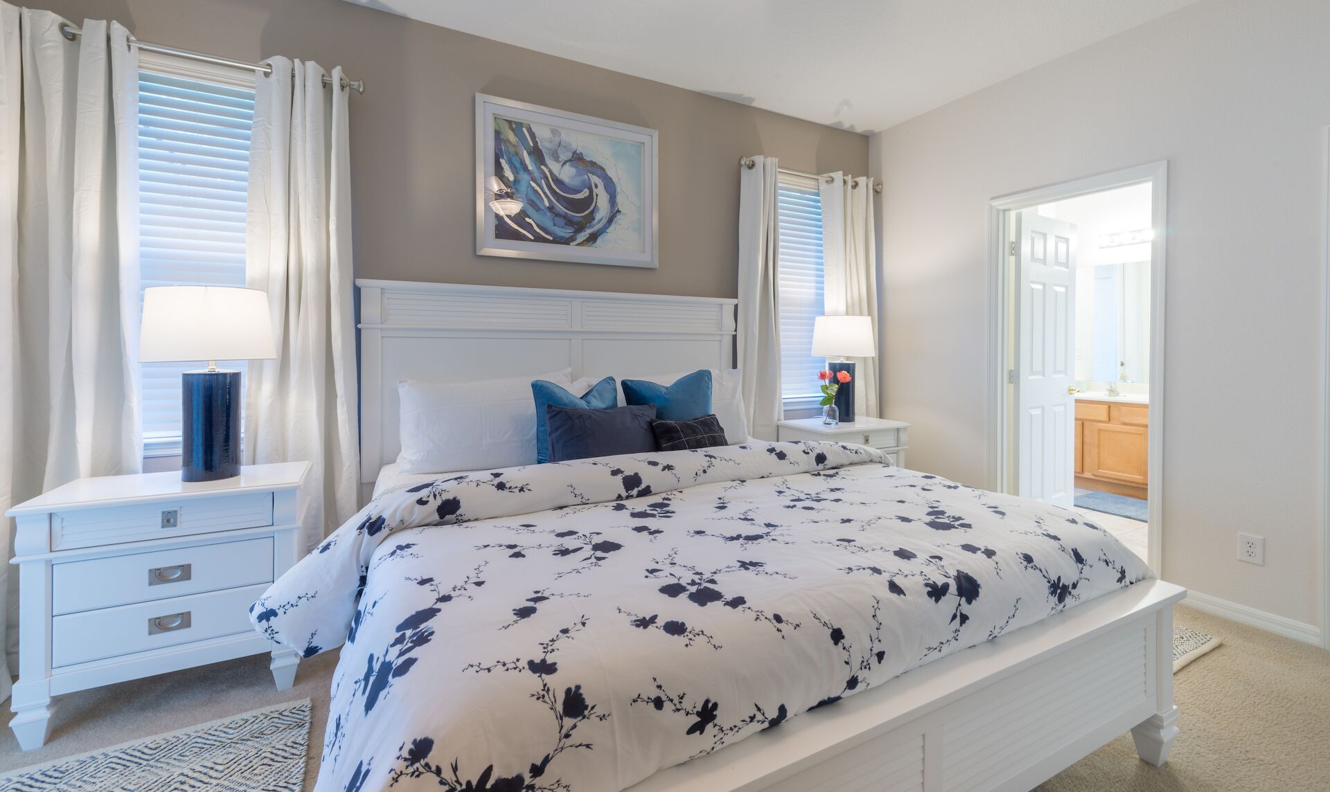 4 Schlafzimmer, Schreibtisch, Bügeleisen/Bügelbrett, Reisekinderbett