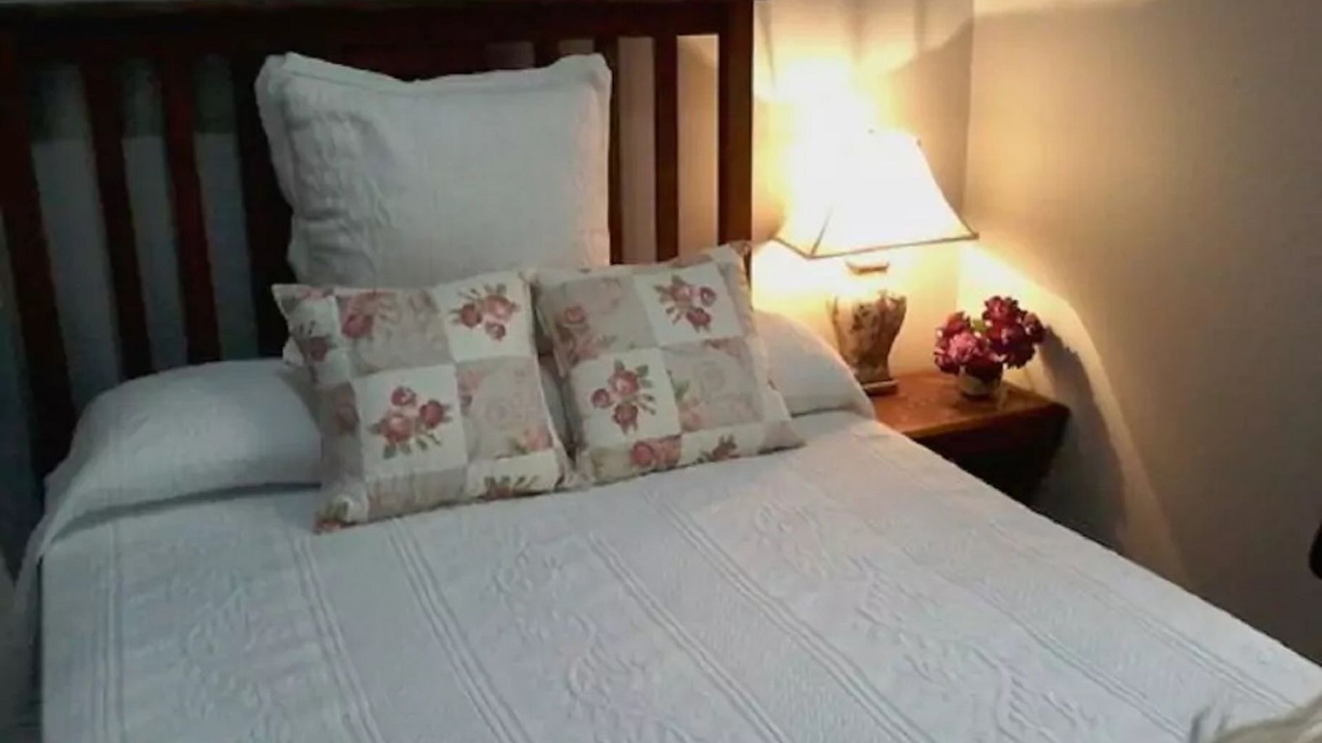 3 makuuhuonetta, silitysrauta/-lauta, vauvan matkasänky, ilmainen Wi-Fi