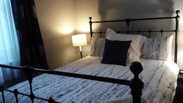 3 bedrooms, iron/ironing board, travel cot, free WiFi