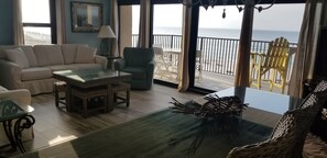 تلفزيون ذكي، ألعاب فيديو، مشغل دي في دي، ألعاب للصغار