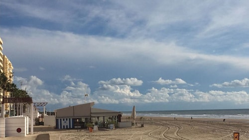 First line beach in Cádiz. Completely renovated in January 2017, brand new