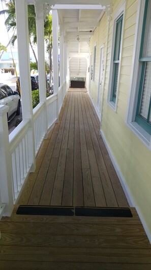 المنطق�ة المحيطة بالمنشأة