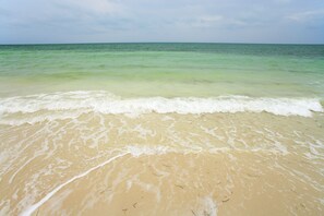 كراسي للتشمس، مناشف للشاطئ