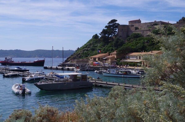 Marina - Paradise in Provence - 4 bedroomed villa with pool, spa & sauna (Claviers)