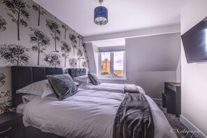 2 habitaciones, tabla de planchar con plancha, wifi y ropa de cama 