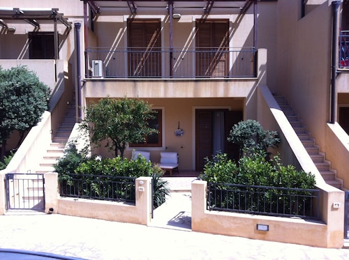 Terraced house in quiet residence at 200 meters from the sea, 6/7 beds