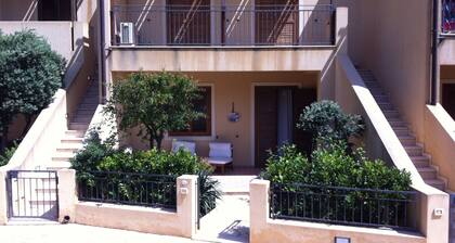 Terraced house in quiet residence at 200 meters from the sea, 6/7 beds