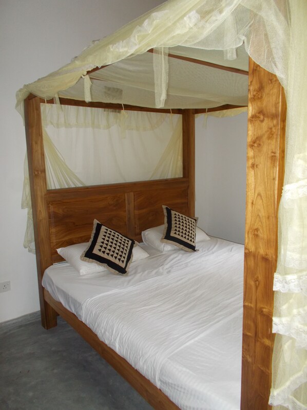 2 bedrooms, iron/ironing board, Internet, bed sheets