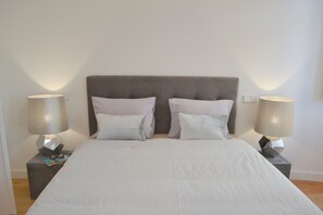 2 bedrooms, in-room safe, iron/ironing board, WiFi - Luxury & View in the heart of Lisbon with Swimming Pool & Garden - RH AURA 19 (Lisboa)