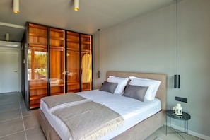 4 slaapkamers, een strijkplank/strijkijzer, wifi, beddengoed