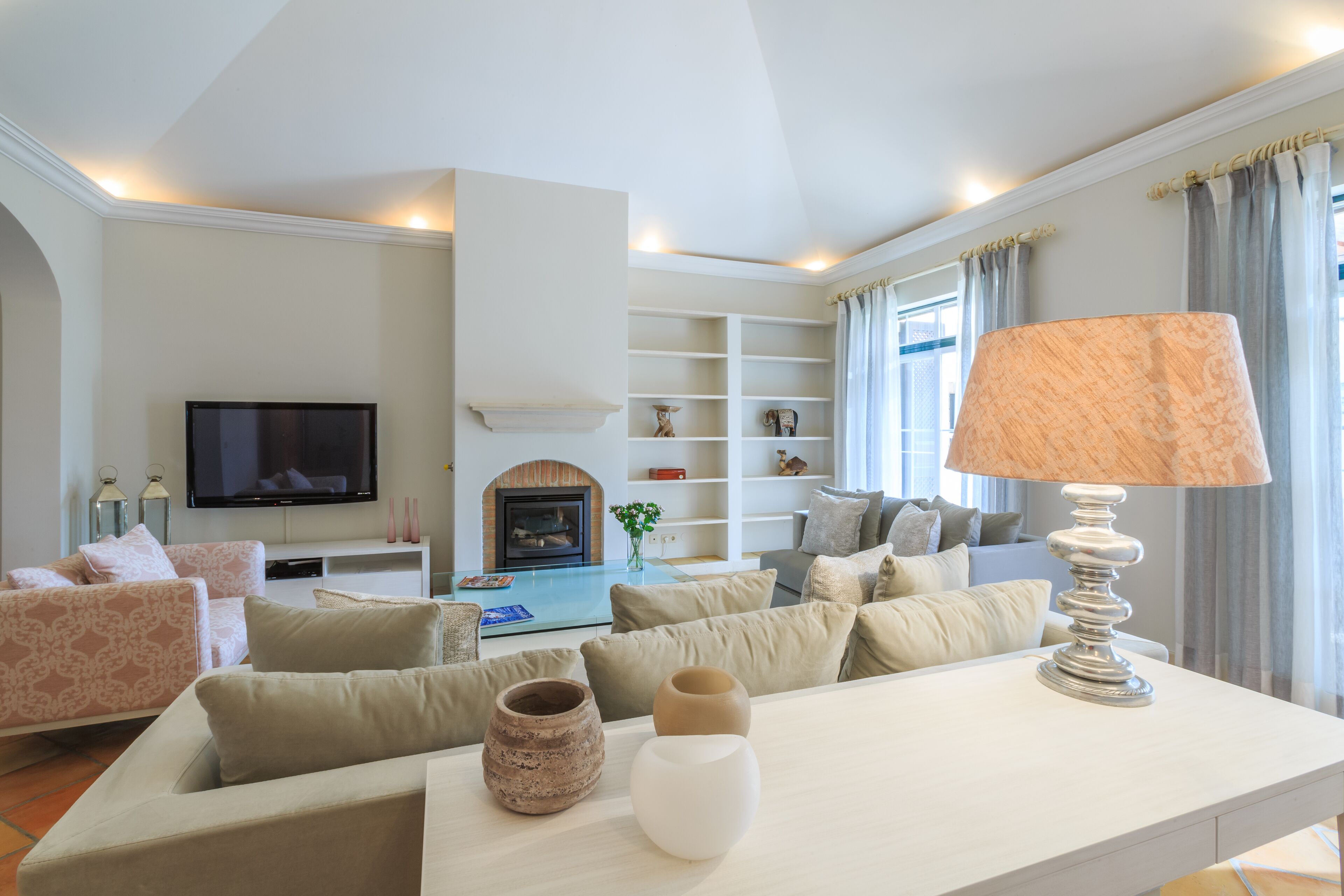 Smart-TV, Kamin, DVD-Player, Stereoanlage