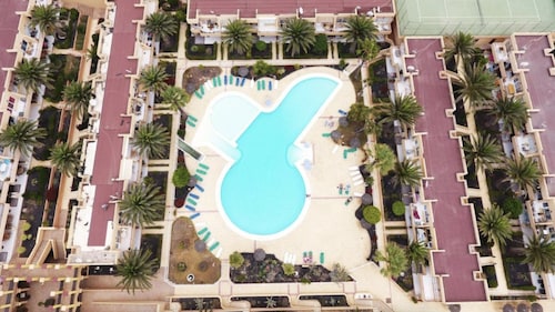 Casa Lee a charming poolside apartment in the beautiful location of Corralejo.