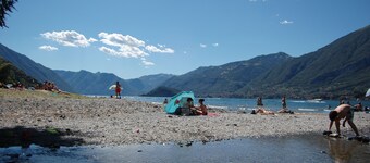 Kids & Bike Friendly HOUSE with GARDEN close to BELLAGIO