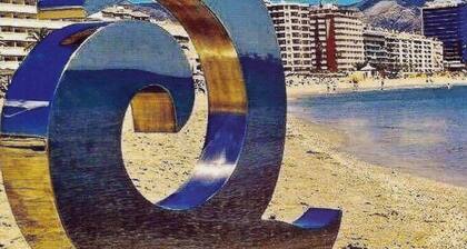 APPARTEMENT À CÔTÉ DE LA PLAGE ET DANS LE CENTRE DE FUENGIROLA