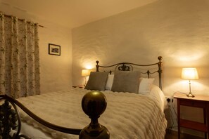 2 bedrooms, iron/ironing board, WiFi, bed sheets - Cottage retreat on the Causeway Coastal Route (Limavady)