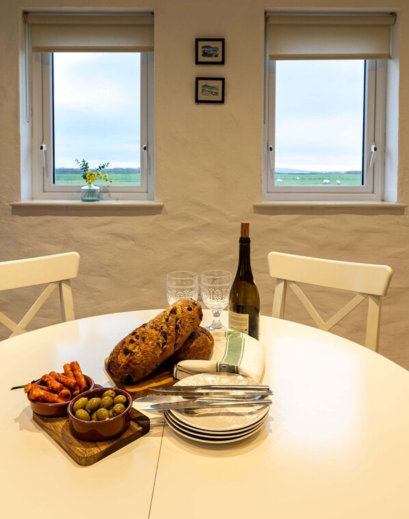 Dining - Cottage retreat on the Causeway Coastal Route (Limavady)