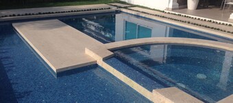 Spectacularly furnished beach house 