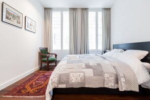 3 bedrooms, travel cot, WiFi, bed sheets