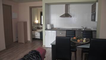 Tabla de planchar con plancha, cuna de viaje y wifi gratis