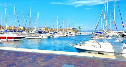 Spacious 2 Bed With Great Pool Near Beach & Golf