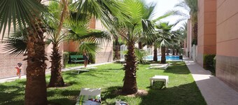 Les Portes de la Médina-Riad in magnificent secure residence - swimming pool - wifi