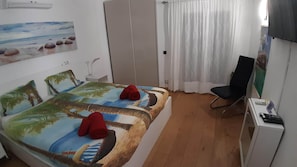 2 chambres, coffres-forts dans les chambres, bureau